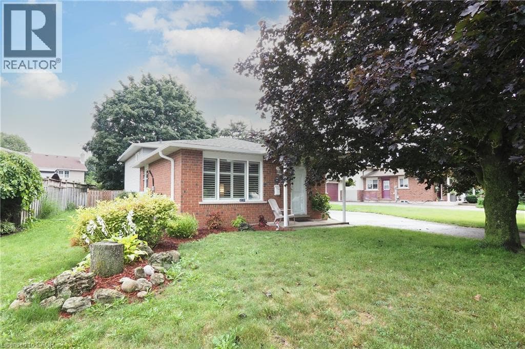 Detached for sale at 219 FOXHUNT Road, Foxhunt, Waterloo, Ontario, photo 2