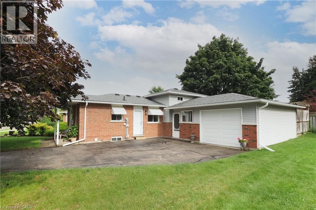 Detached for sale at 219 FOXHUNT Road, Foxhunt, Waterloo, Ontario, photo 3