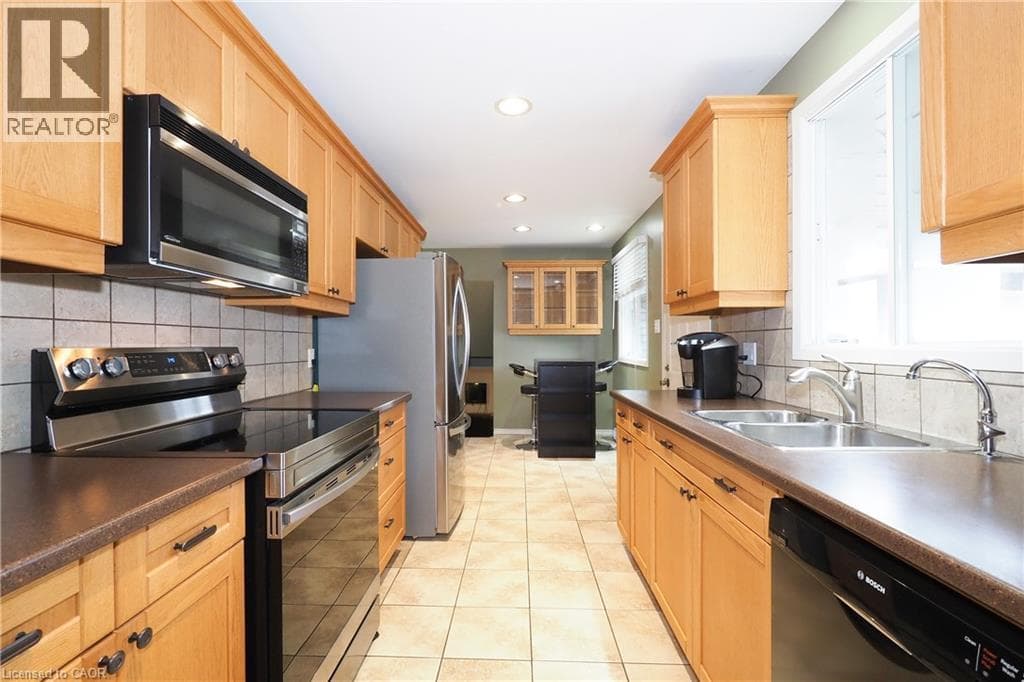 Detached for sale at 219 FOXHUNT Road, Foxhunt, Waterloo, Ontario, photo 9