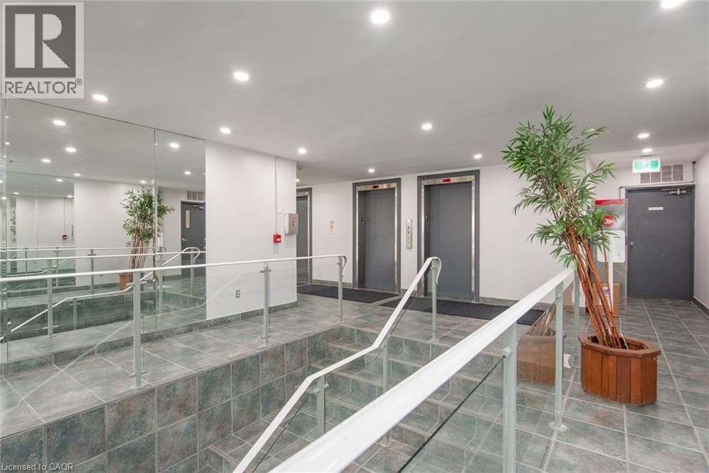 Apartment for sale at 81 CHURCH Street Unit# 202, Cedar Hill, Kitchener, Ontario, photo 4