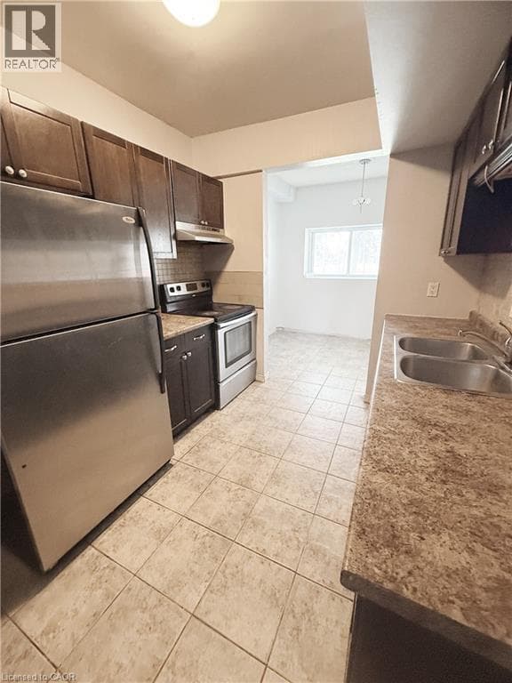 283 FAIRWAY Road N Unit# 90