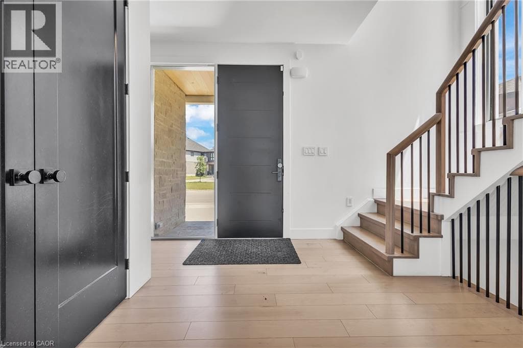Detached for sale at 920 THOMAS PEDDER Court, Doon South, Kitchener, Ontario, photo 4