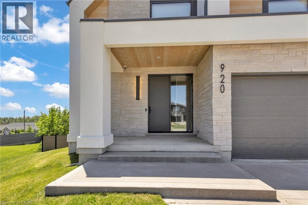 Detached for sale at 920 THOMAS PEDDER Court, Doon South, Kitchener, Ontario, photo 3