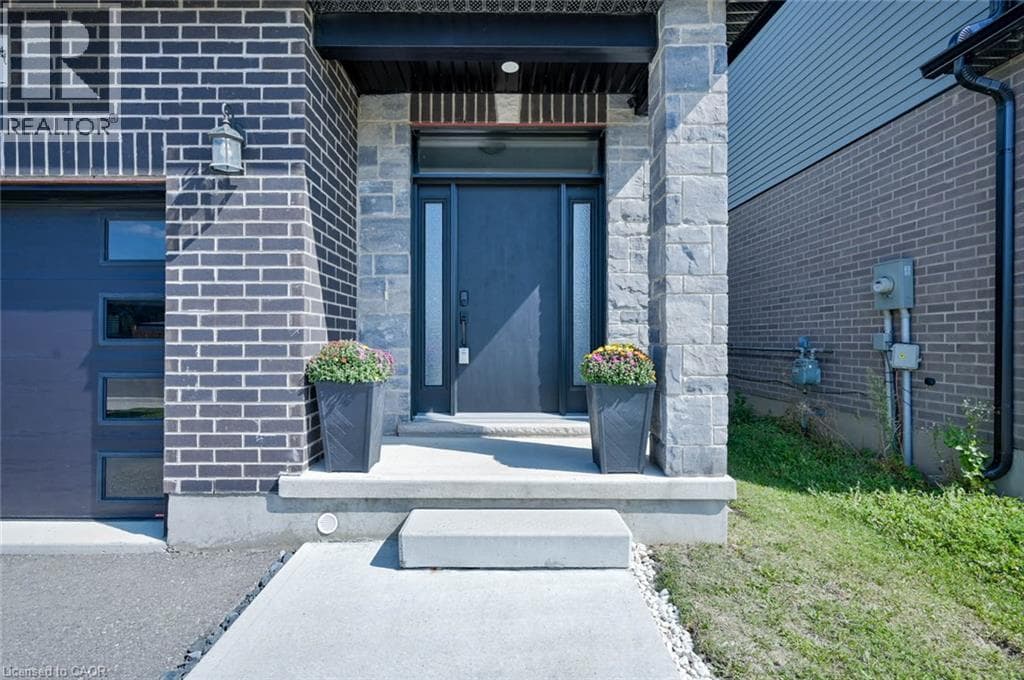 Detached for sale at 904 CHAPEL HILL Court, Doon South, Kitchener, Ontario, photo 2