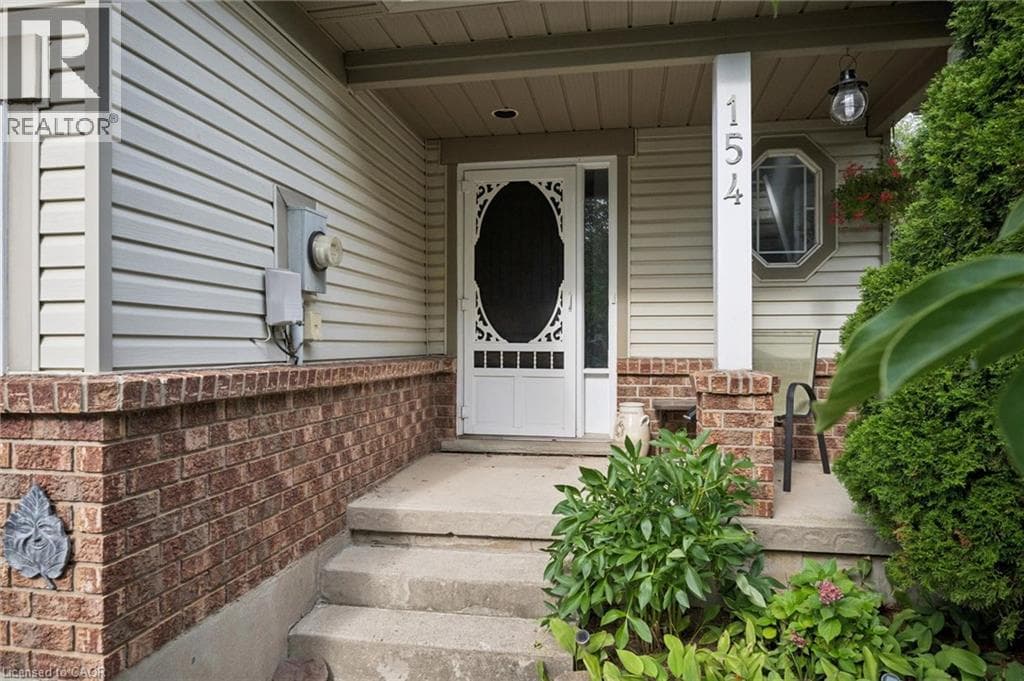 Townhouse for sale at 154 SHADOW WOOD Court, University Downs, Waterloo, Ontario, photo 4