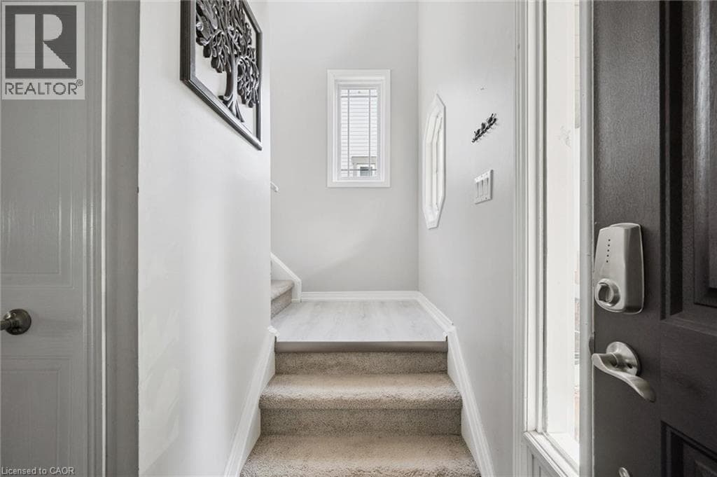 Townhouse for sale at 154 SHADOW WOOD Court, University Downs, Waterloo, Ontario, photo 6