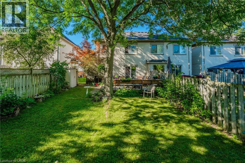 Townhouse for sale at 154 SHADOW WOOD Court, University Downs, Waterloo, Ontario, photo 35