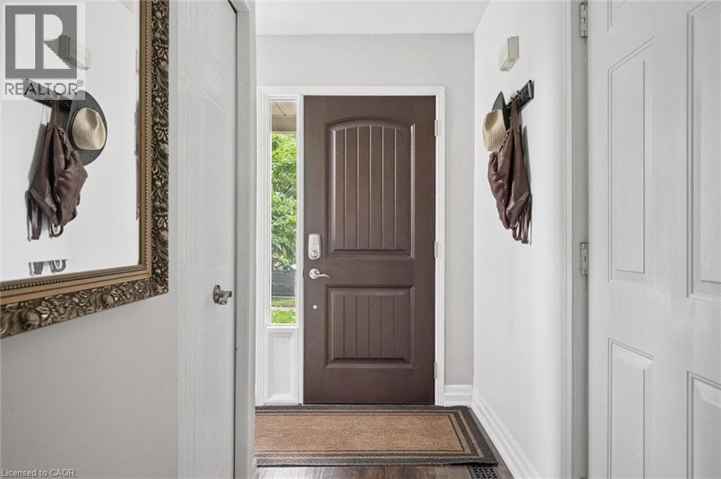 Townhouse for sale at 154 SHADOW WOOD Court, University Downs, Waterloo, Ontario, photo 5