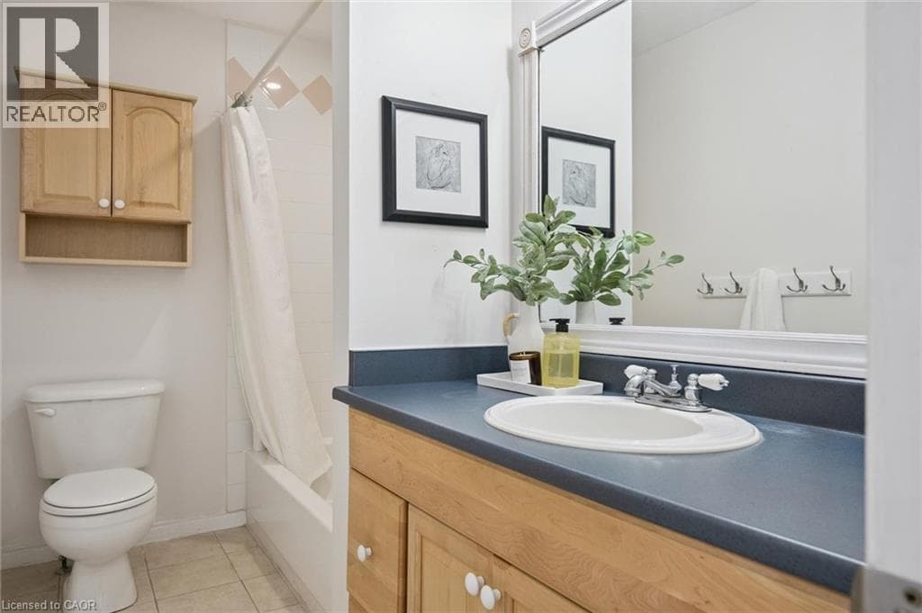 Townhouse for sale at 154 SHADOW WOOD Court, University Downs, Waterloo, Ontario, photo 28