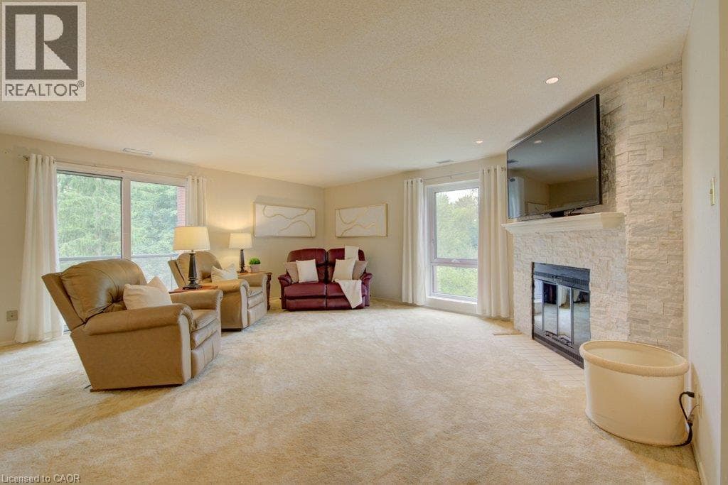 Apartment for sale at 52 BLUE SPRINGS Drive Unit# 32, Lincoln Heights, Waterloo, Ontario, photo 2