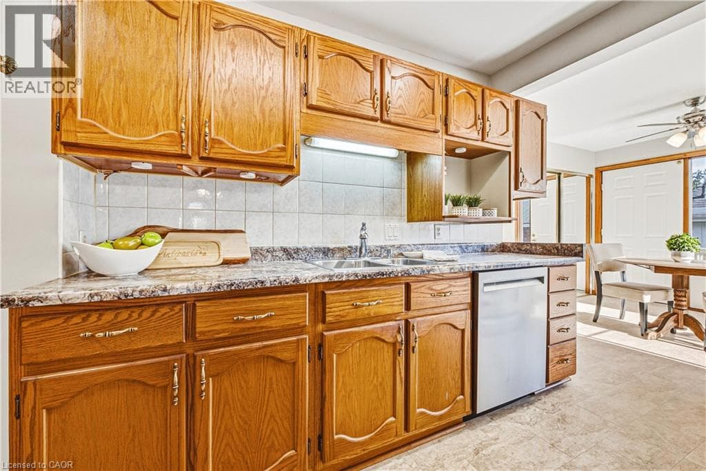 Detached for sale at 950 HAMILTON Street, Central Park, Cambridge, Ontario, photo 8