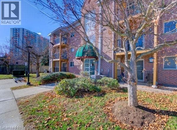 3085 KINGSWAY Drive Unit# 27