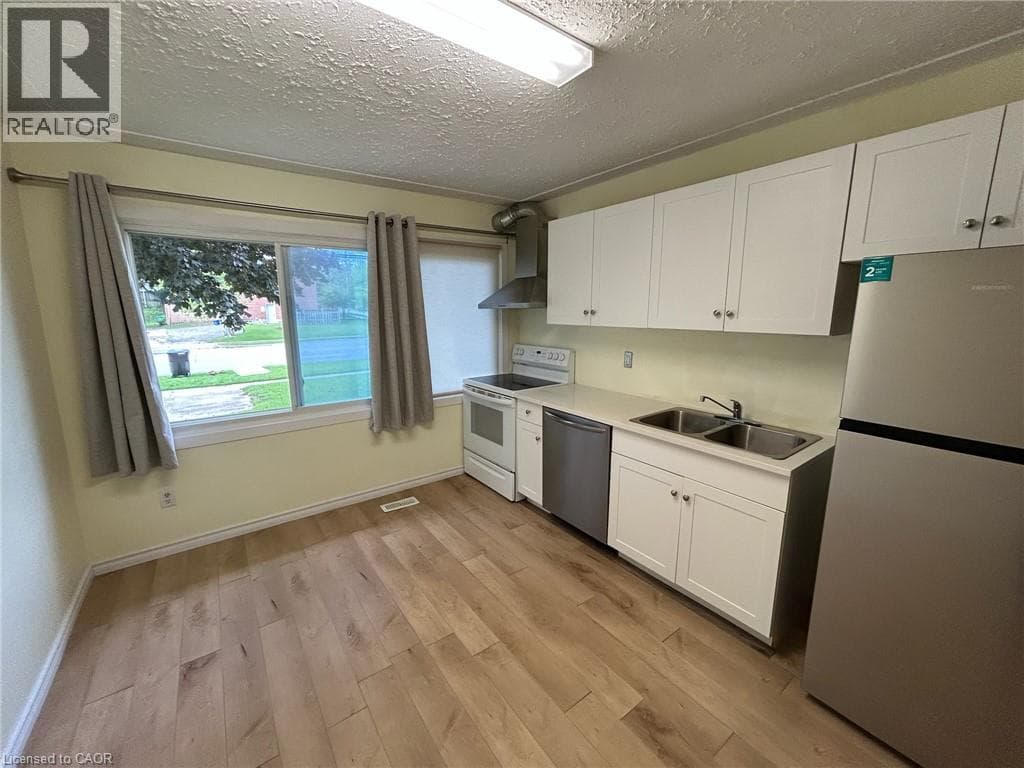 Semi-detached for sale at 148 WEBER Street N Unit# A, Northdale, Waterloo, Ontario, photo 2