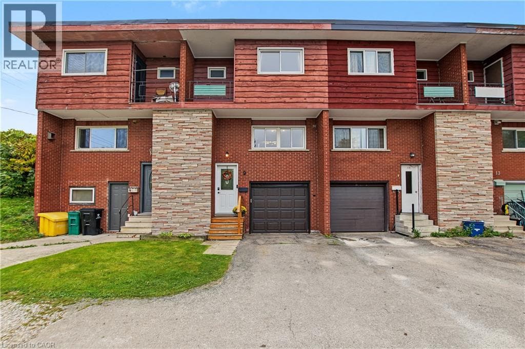 Townhouse for sale at 9 GREENBROOK Drive, Meinzinger Park-Lakeside, Kitchener, Ontario, photo 2