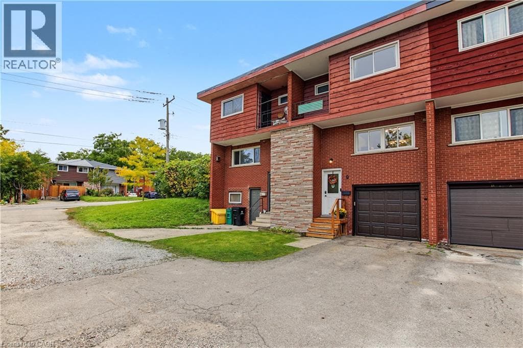 Townhouse for sale at 9 GREENBROOK Drive, Meinzinger Park-Lakeside, Kitchener, Ontario, photo 3