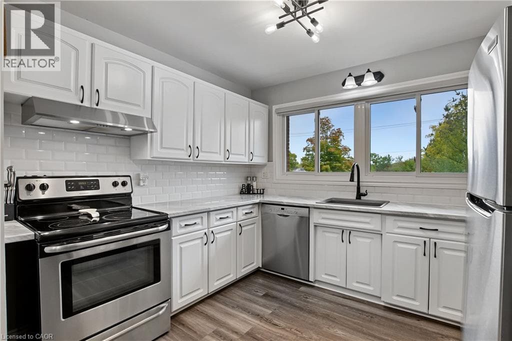 Townhouse for sale at 9 GREENBROOK Drive, Meinzinger Park-Lakeside, Kitchener, Ontario, photo 6