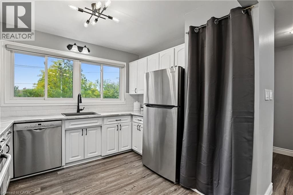 Townhouse for sale at 9 GREENBROOK Drive, Meinzinger Park-Lakeside, Kitchener, Ontario, photo 7
