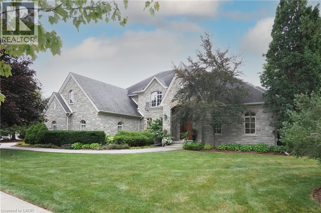 585 KIWANIS PARK Drive