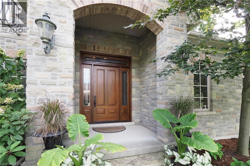 Detached for sale at 585 KIWANIS PARK Drive, Bridgeport North, Kitchener, Ontario, photo 3