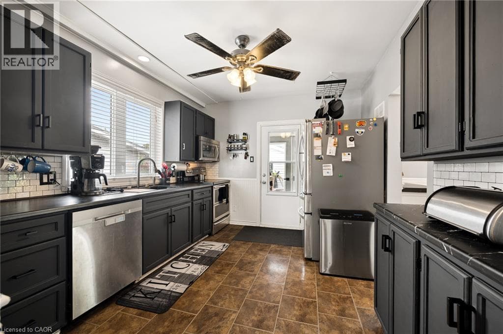 Detached for sale at 69 TALBOT Street, Cherry Hill, Kitchener, Ontario, photo 9