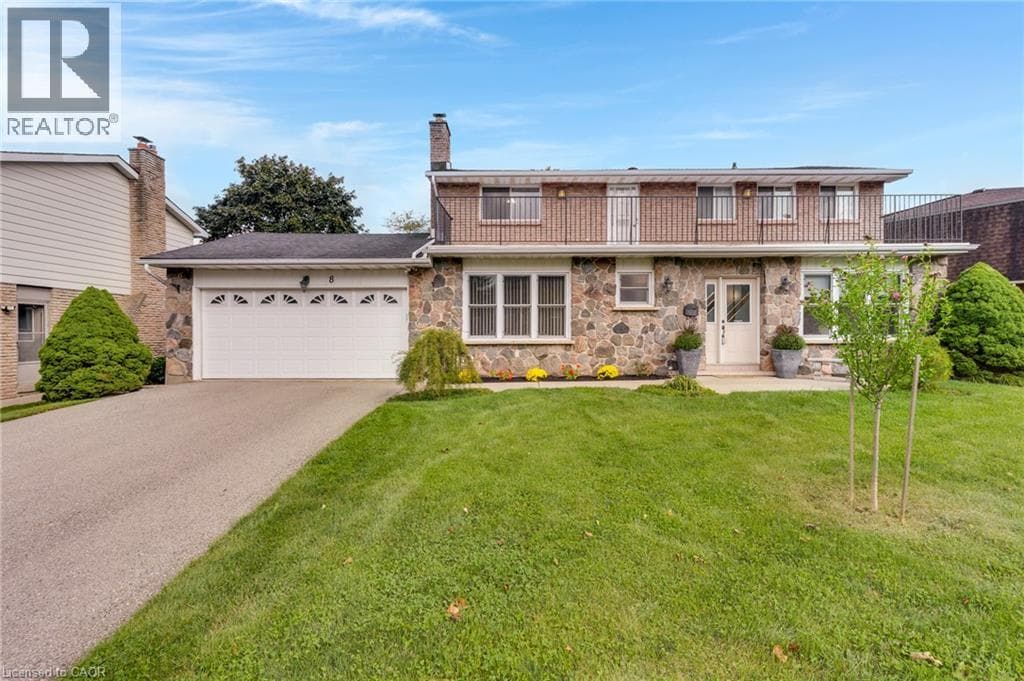 8 BLUE SPRUCE Court