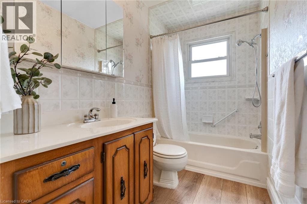 Detached for sale at 8 BLUE SPRUCE Court, Forest Heights, Kitchener, Ontario, photo 12