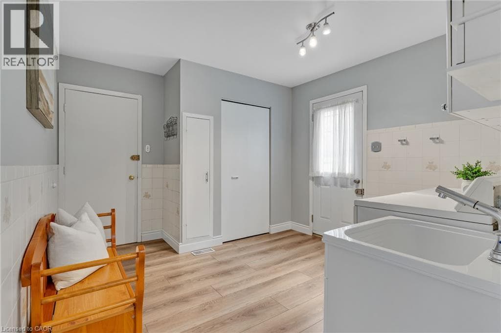 Detached for sale at 8 BLUE SPRUCE Court, Forest Heights, Kitchener, Ontario, photo 23