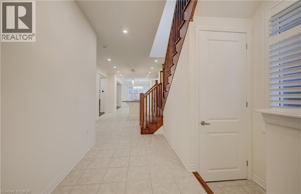 Detached for sale at 52 POINTER Street, Briardean, Cambridge, Ontario, photo 4