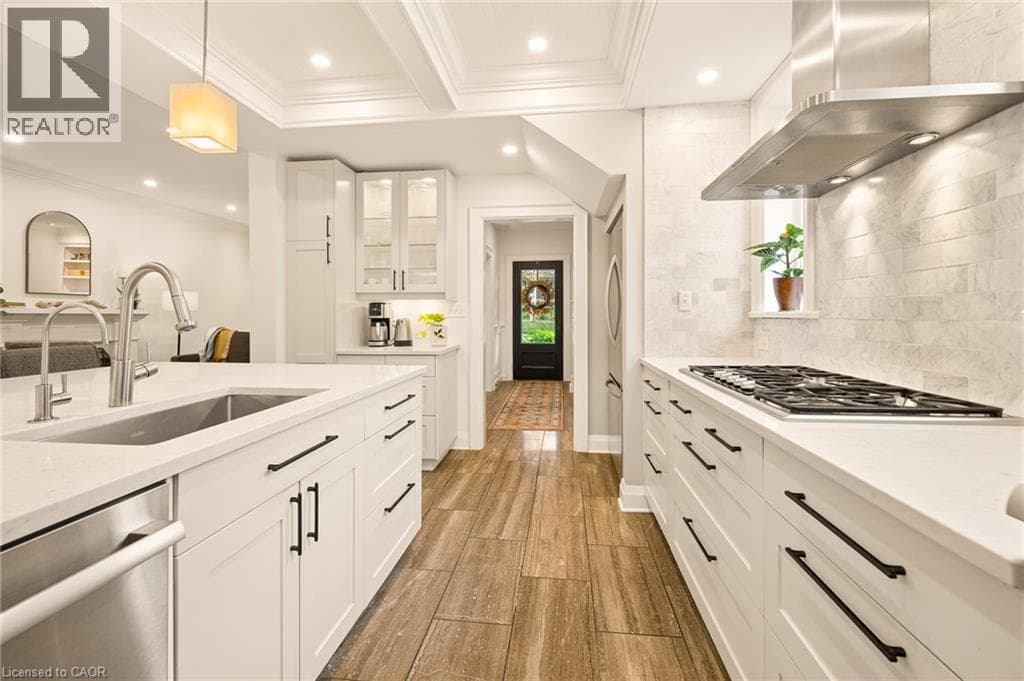 Detached for sale at 15 PANABAKER Street, Hillcrest, Cambridge, Ontario, photo 9