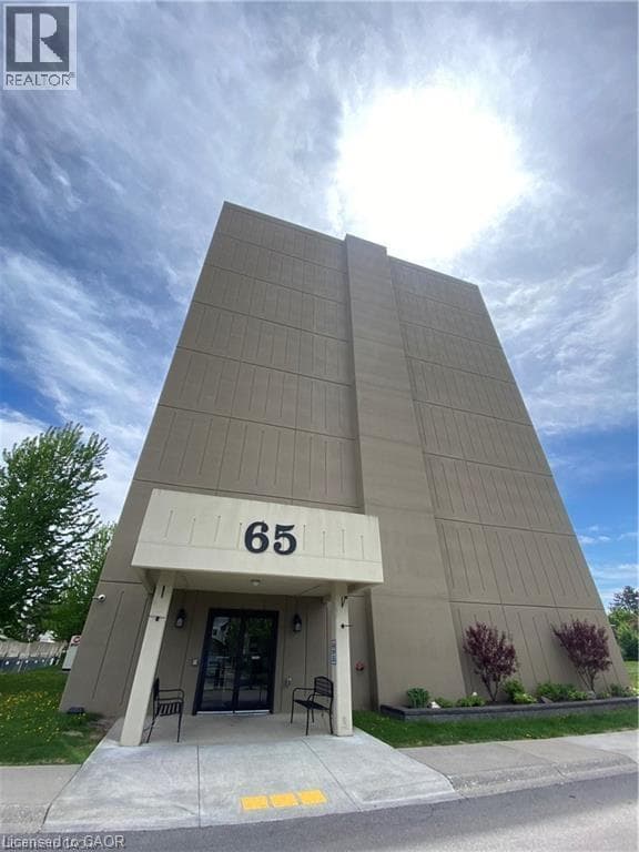 65 HIGHLAND Crescent Unit# 502