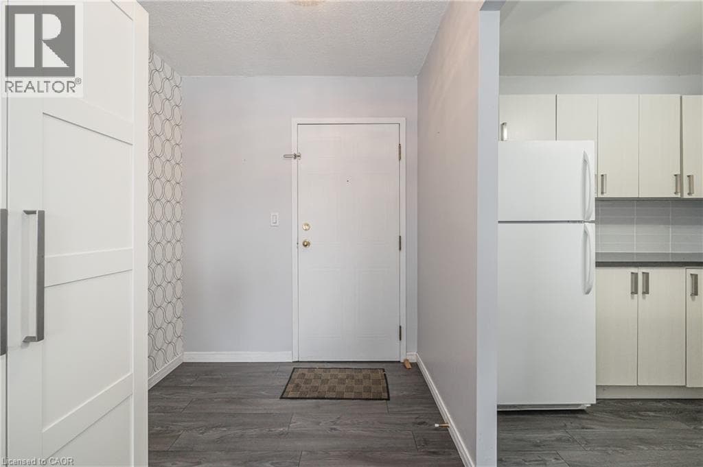 Apartment for sale at 18 HOLBORN Court Unit# 211, Stanley Park, Kitchener, Ontario, photo 5