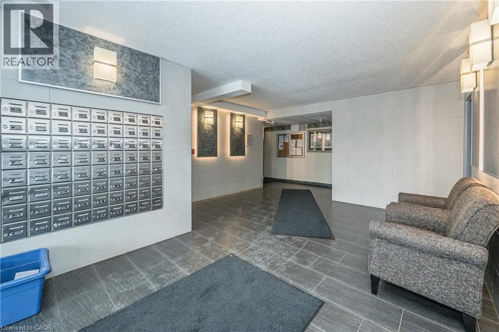 Apartment for sale at 18 HOLBORN Court Unit# 211, Stanley Park, Kitchener, Ontario, photo 17