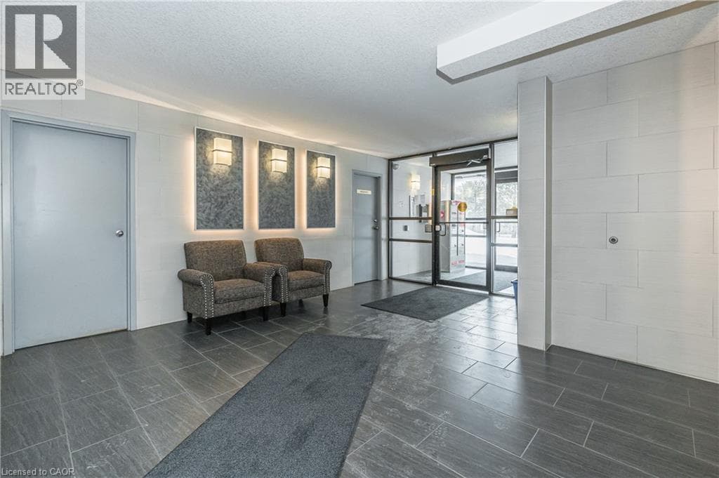 Apartment for sale at 18 HOLBORN Court Unit# 211, Stanley Park, Kitchener, Ontario, photo 16