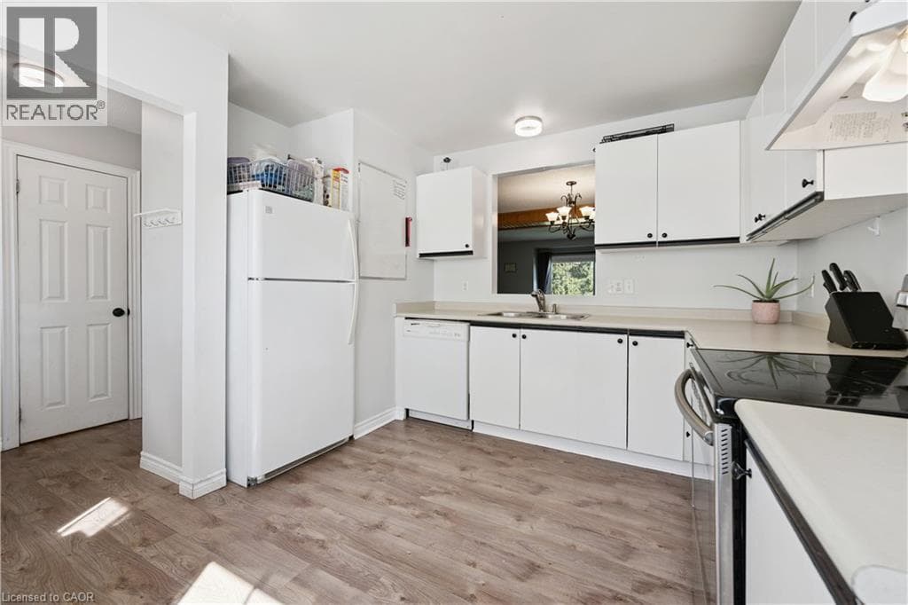 Townhouse for sale at 26 POPLAR Drive Unit# 39, Silverheights, Cambridge, Ontario, photo 5