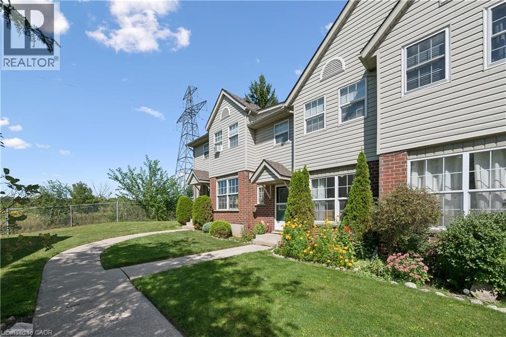 Townhouse for sale at 26 POPLAR Drive Unit# 39, Silverheights, Cambridge, Ontario, photo 2