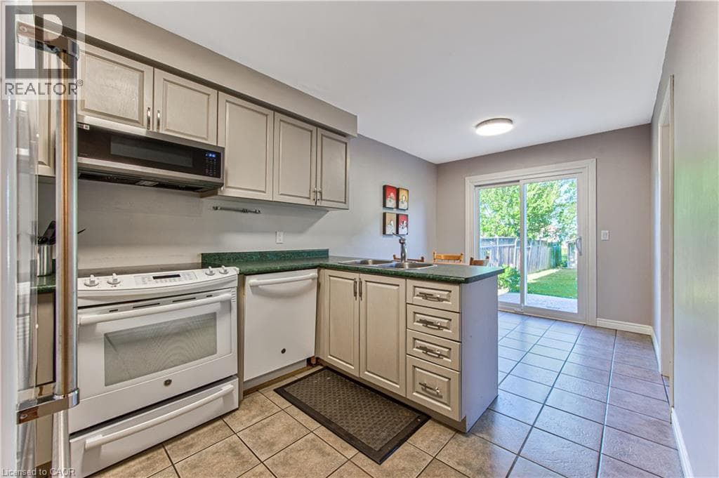 Detached for sale at 47 HILLTOP Drive, Ayr, North Dumfries, Ontario, photo 13