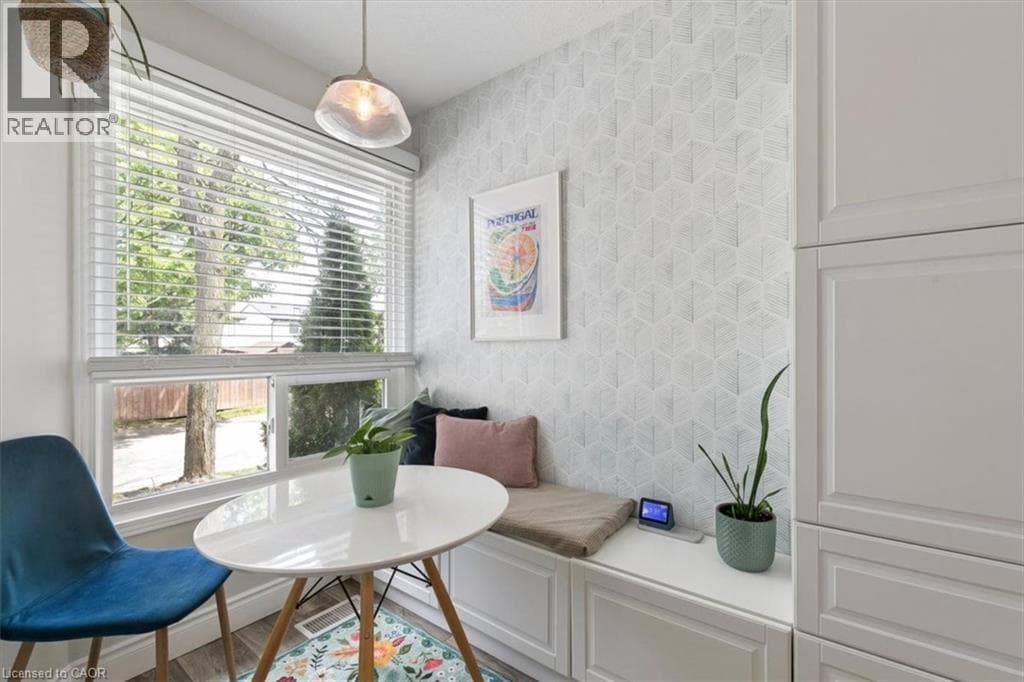 Townhouse for sale at 180 HIGHLAND Crescent Unit# 10, Victoria Hills, Kitchener, Ontario, photo 4