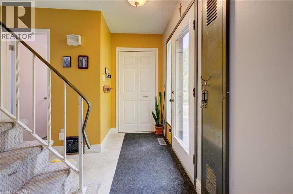 Semi-detached for sale at 124 QUEENSWAY Drive, St. Jacobs, Woolwich, Ontario, photo 4