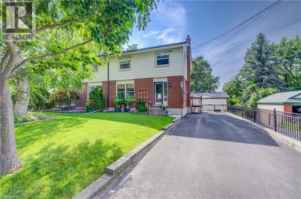 Semi-detached for sale at 124 QUEENSWAY Drive, St. Jacobs, Woolwich, Ontario, photo 3