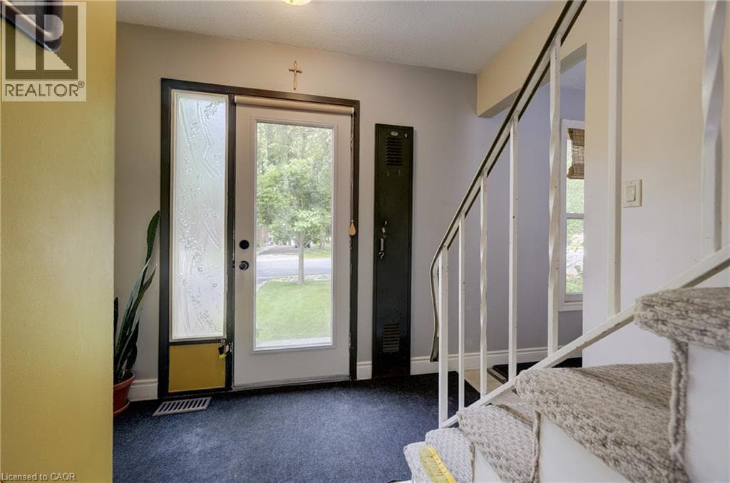 Semi-detached for sale at 124 QUEENSWAY Drive, St. Jacobs, Woolwich, Ontario, photo 5