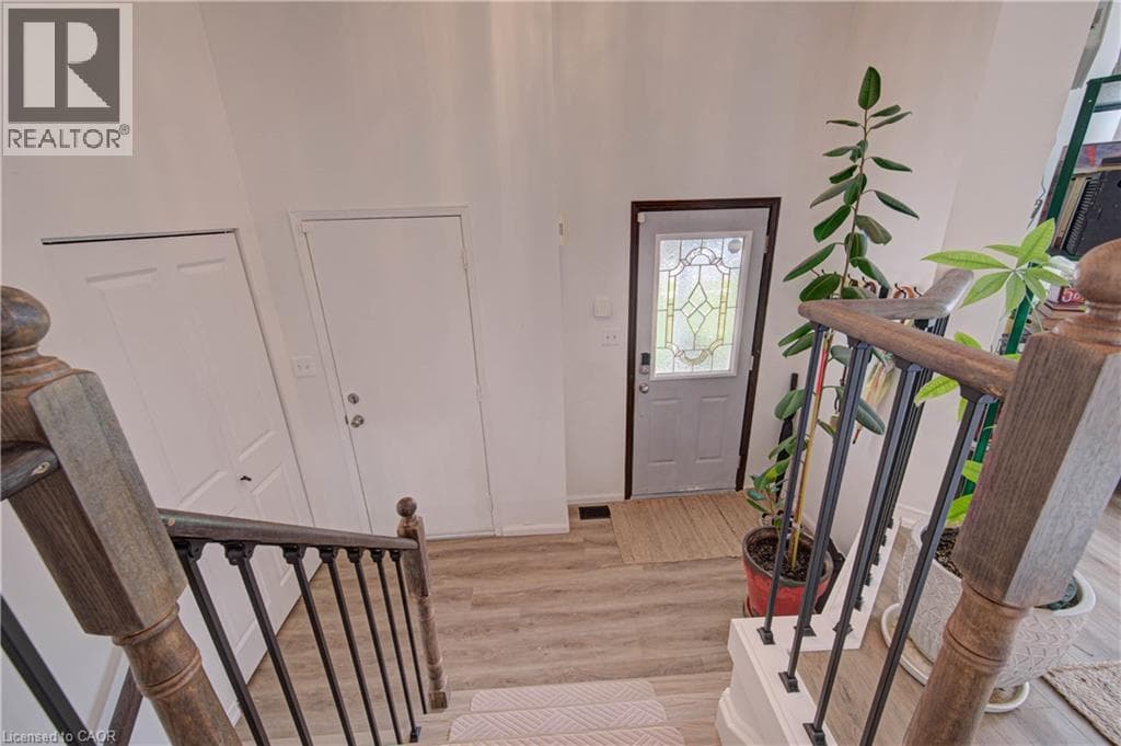 Detached for sale at 317 CHRISTOPHER Drive, Southview, Cambridge, Ontario, photo 3