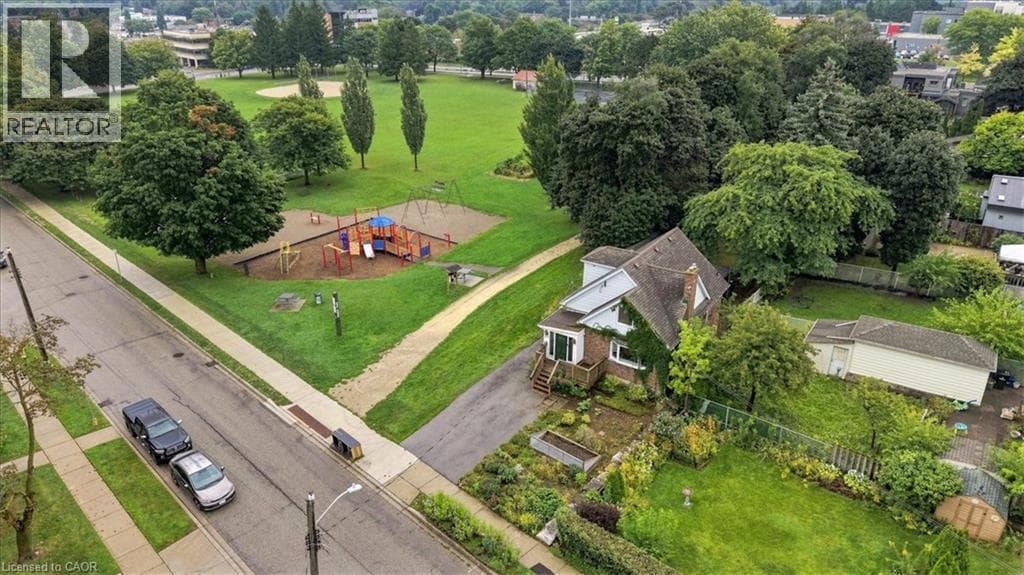 Detached for sale at 233 MANSION Street, Central Frederick, Kitchener, Ontario, photo 2