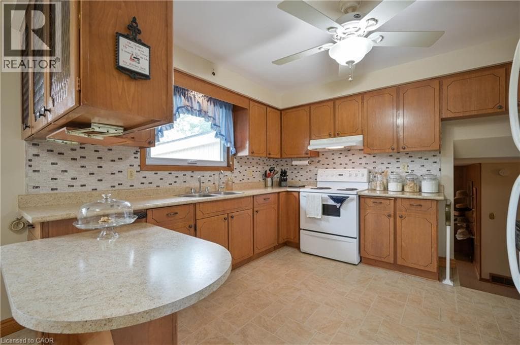 Detached for sale at 99 LORRAINE Avenue, Heritage Park, Kitchener, Ontario, photo 10