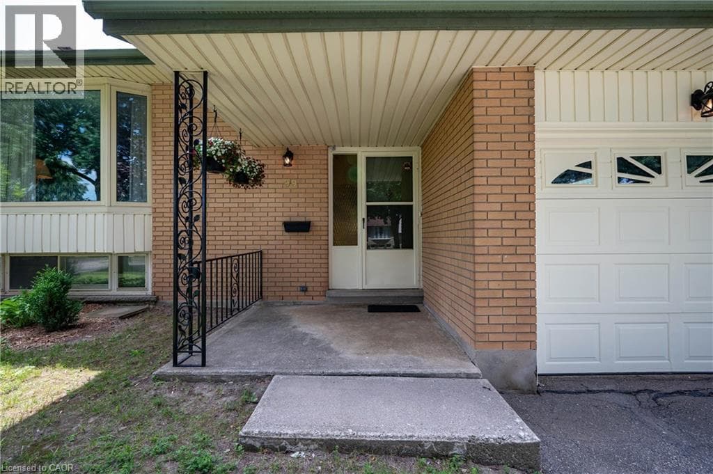 Detached for sale at 99 LORRAINE Avenue, Heritage Park, Kitchener, Ontario, photo 7