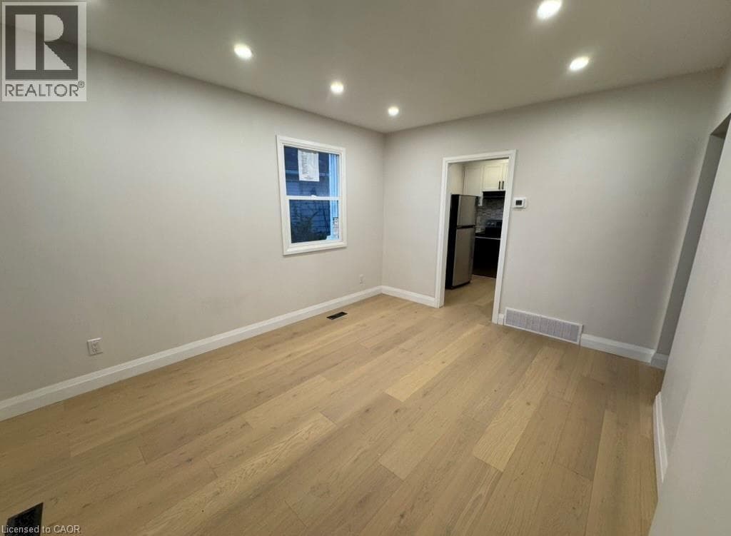 Detached for sale at 74 ST CLAIR Avenue, Southdale, Kitchener, Ontario, photo 6
