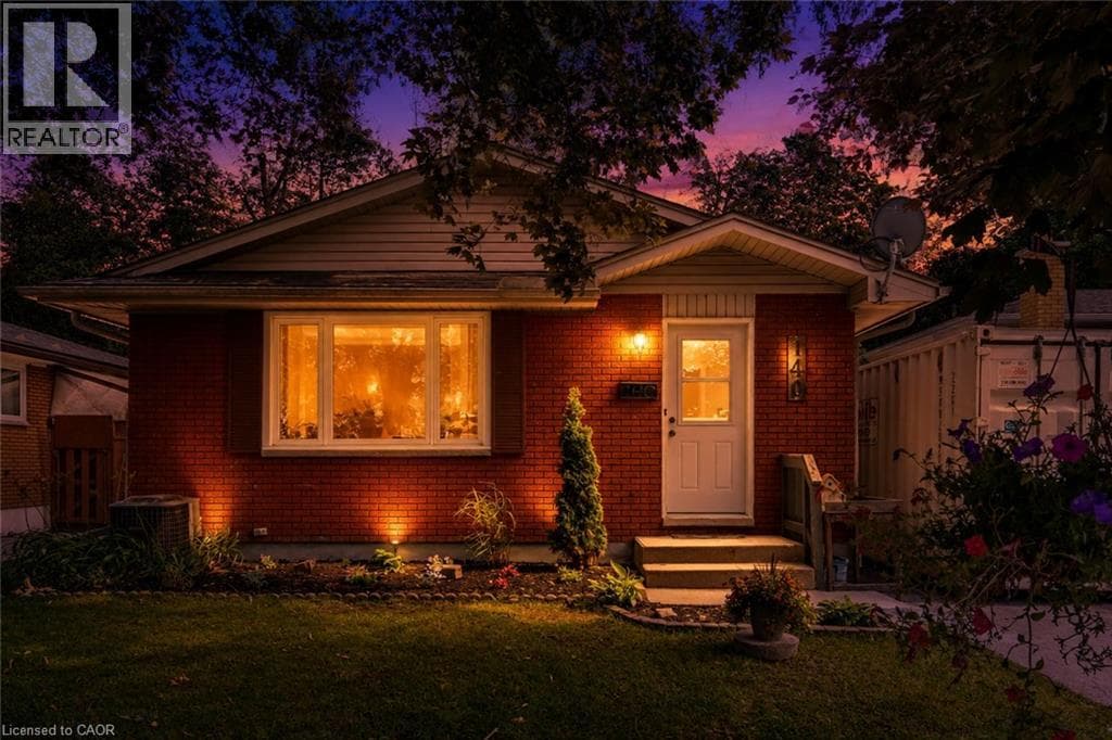 Detached for sale at 140 ARROWHEAD Crescent, Pioneer Park, Kitchener, Ontario, photo 2