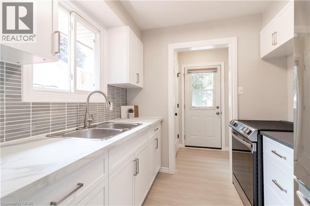 Detached for sale at 140 ARROWHEAD Crescent, Pioneer Park, Kitchener, Ontario, photo 13