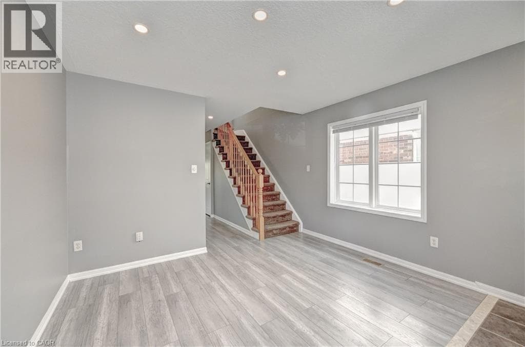 Townhouse for sale at 103 BLACKBIRD Circle, Silverheights, Cambridge, Ontario, photo 13