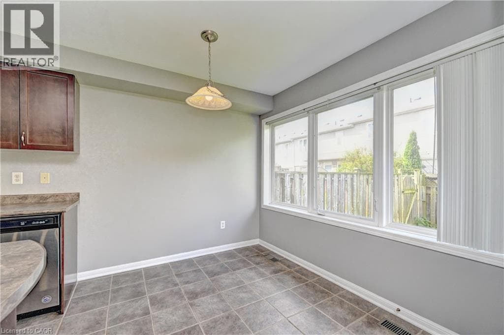 Townhouse for sale at 103 BLACKBIRD Circle, Silverheights, Cambridge, Ontario, photo 14
