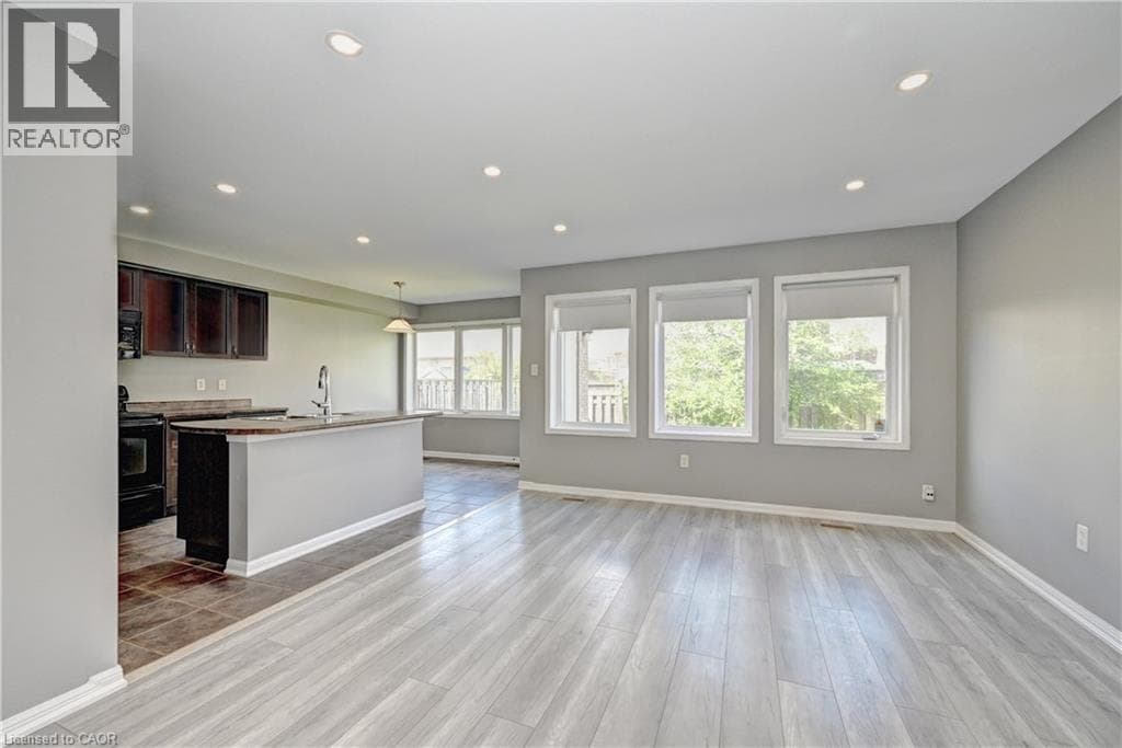 Townhouse for sale at 103 BLACKBIRD Circle, Silverheights, Cambridge, Ontario, photo 15